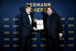 Read more about the article Tom Kern aus Hildesheim gewinnt „GOLD“ bei Speaker Slam